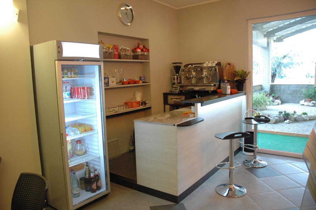 Hotel 4 Strade Ortona Bagian luar foto