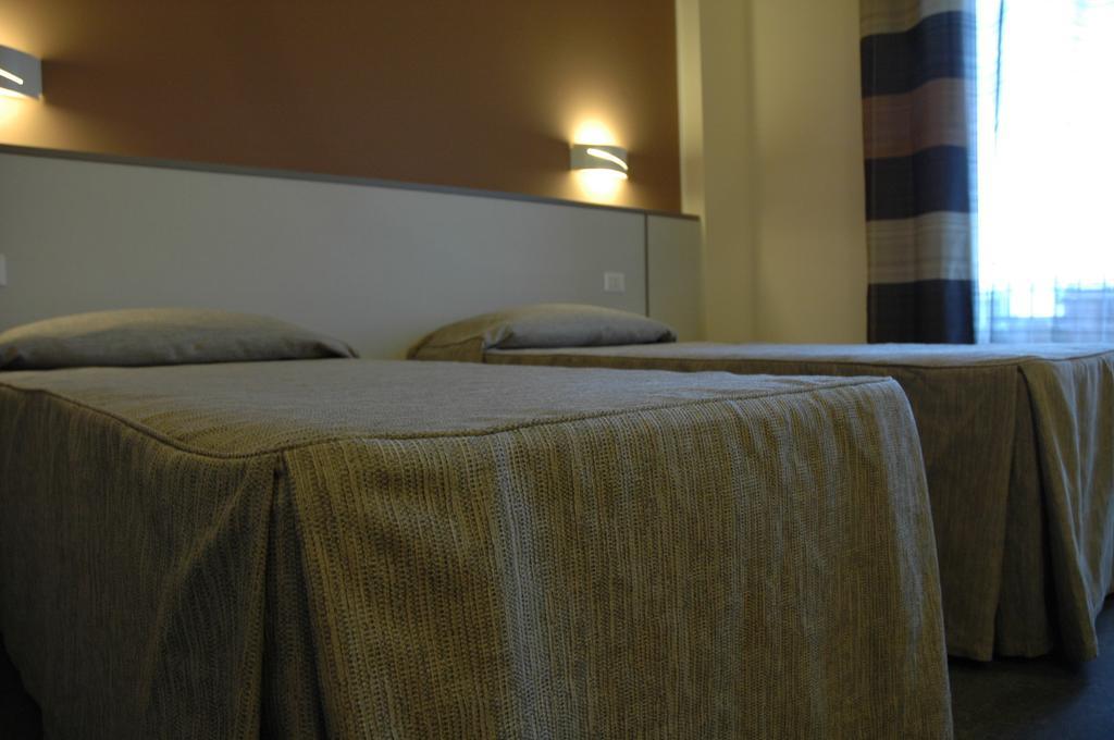 Hotel 4 Strade Ortona Ruang foto